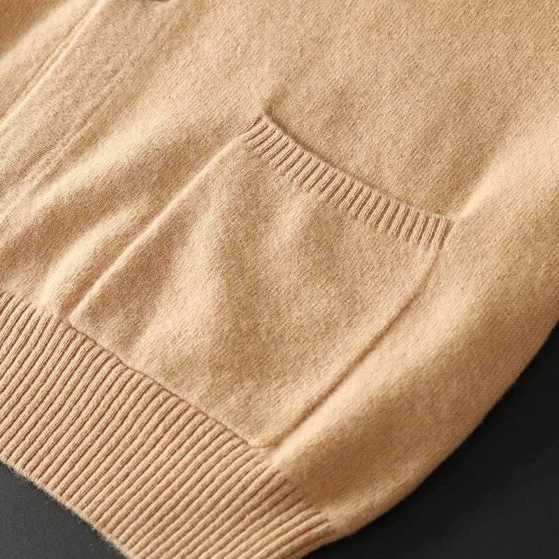 Klassiek wollen gebreid vest